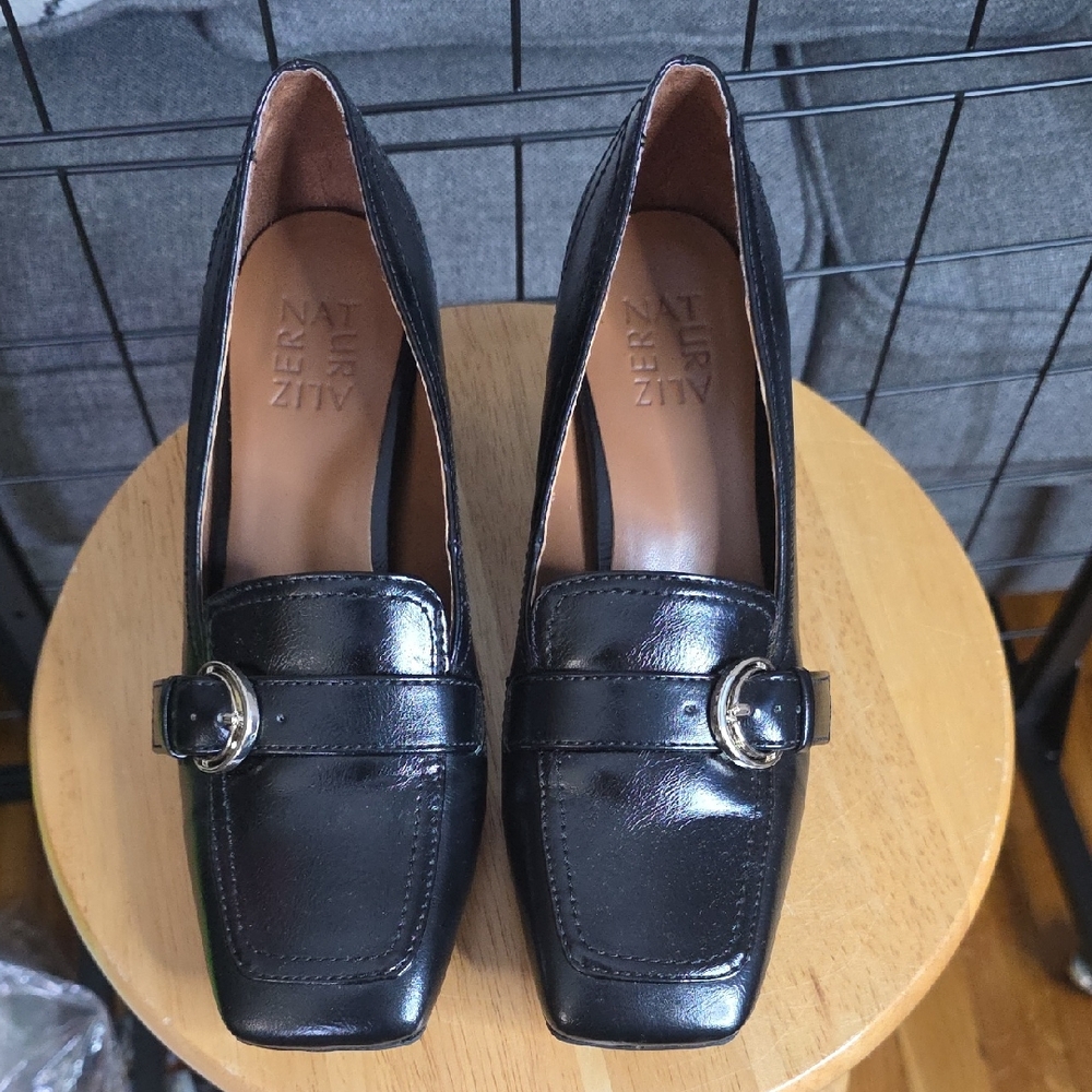 Naturalizer Women's Black Loafers